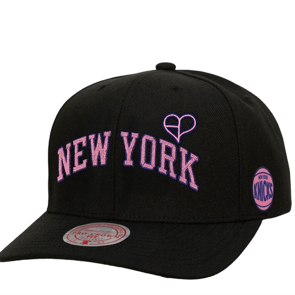 BLACKPINK X MITCHELL & NESS MITCHELL & NESS X BLACKPINK NY KNICKS SNAPBACK NWT - Picture 1 of 10